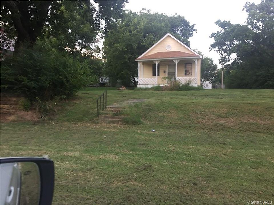 1st image of 633 E Washington Ave
