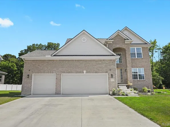 14189 Red Oak Dr, Belleville, MI 48111
