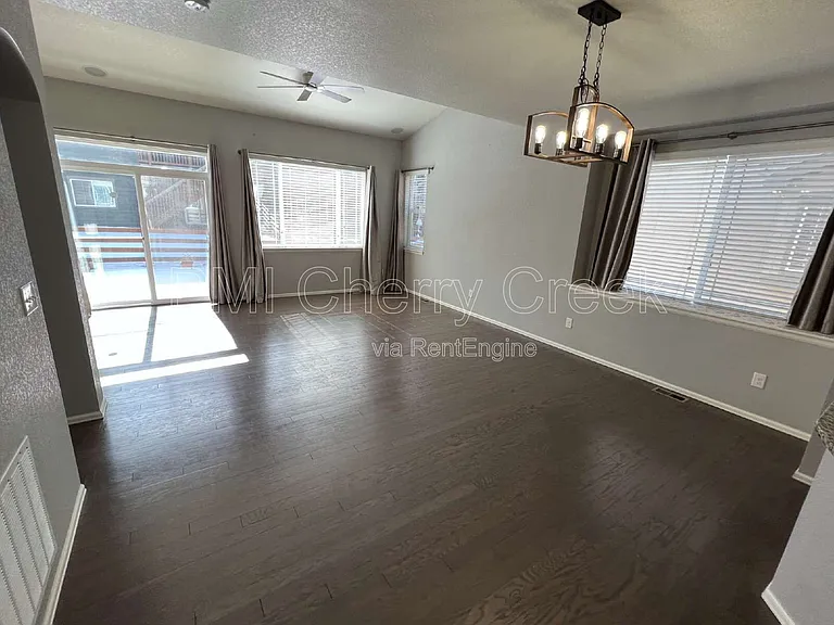 22472 E Union Cir — Photo 19