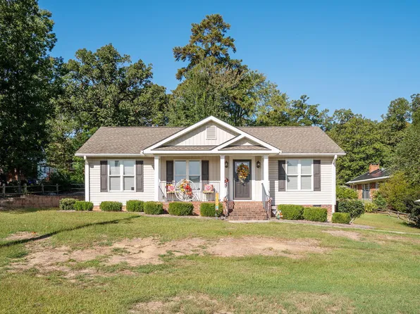 944 S 13th St, Lillington, NC 27546