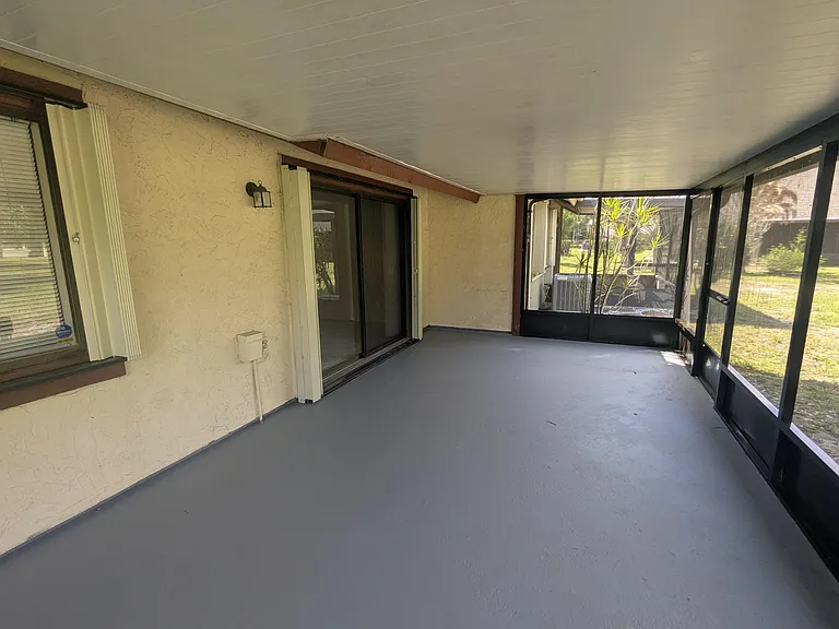 1455 SE Colchester Cir — Photo 17