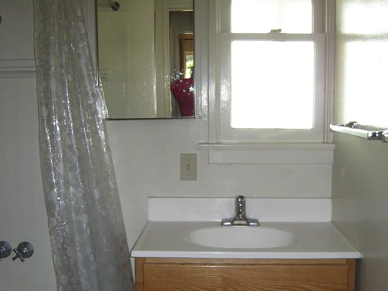 1883 Hope St — Photo 4