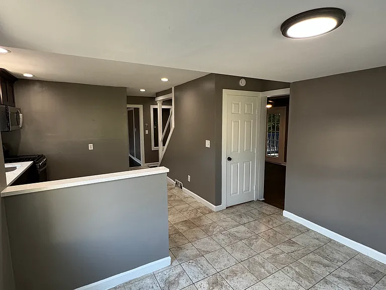191 Frost Rd — Photo 5