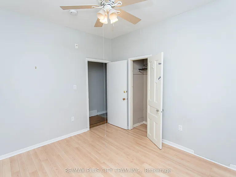 682 Bathurst St #2 — Photo 12