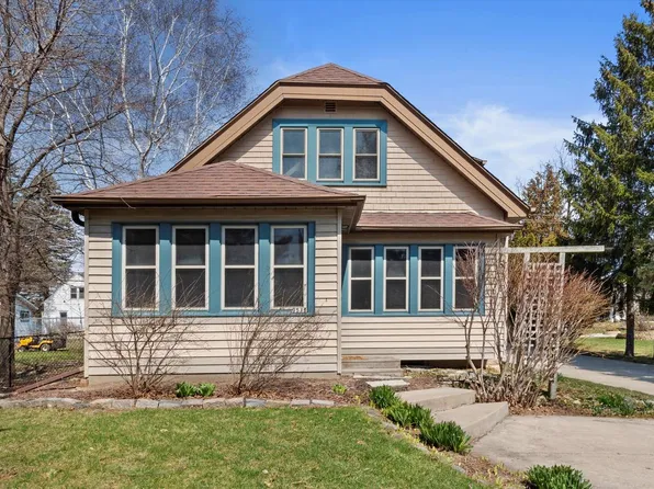 9516 West Cold Spring ROAD, Milwaukee, WI 53228