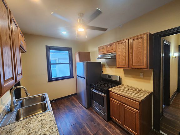 3rd image of 198 Auburn Ave #2
