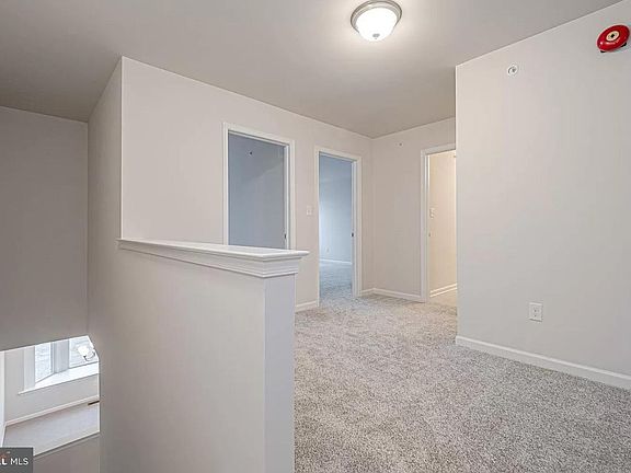 4th image of 405 N Orchard St