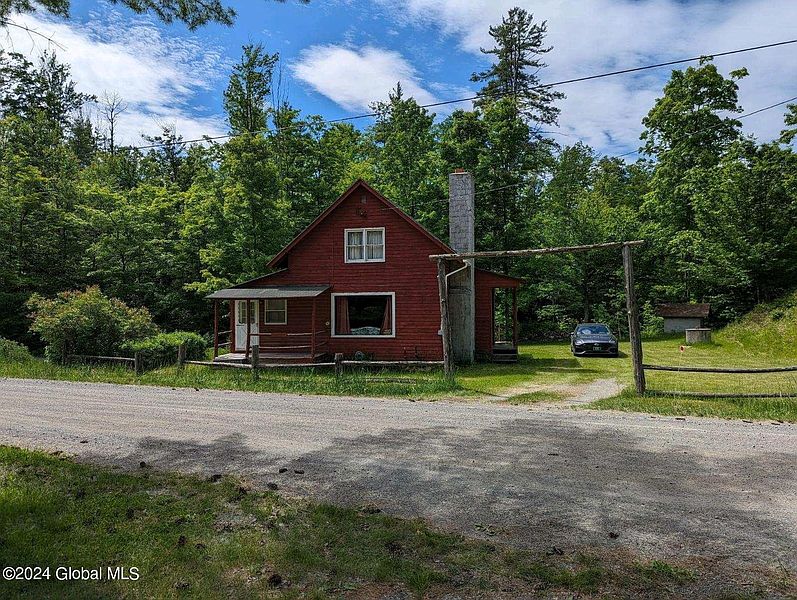 3rd image of 123 Hogback Road