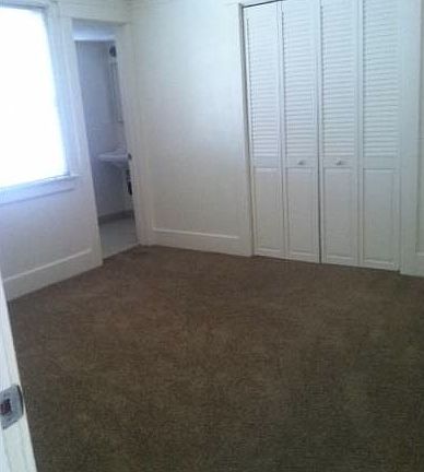 4th image of 4448 1/2 Marlborough Ave
