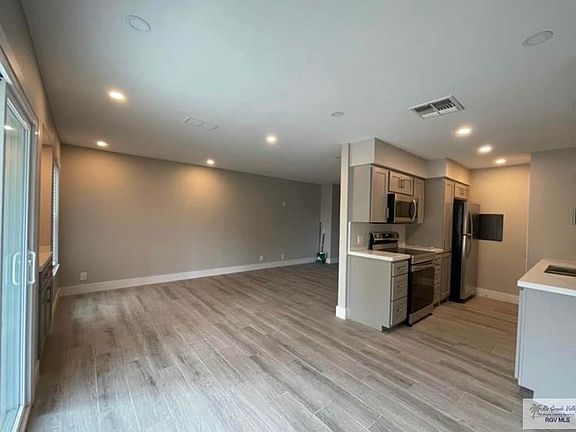 2nd image of 5B Glenbrook Dr