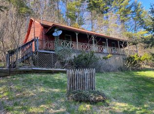 124 Crescent St, Beaver, WV 25813