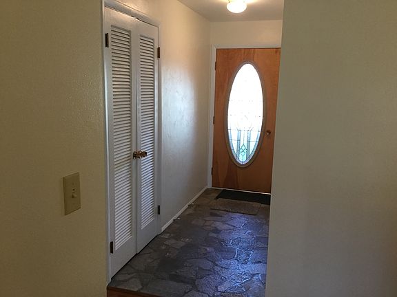 2nd image of 1090 E 21st St