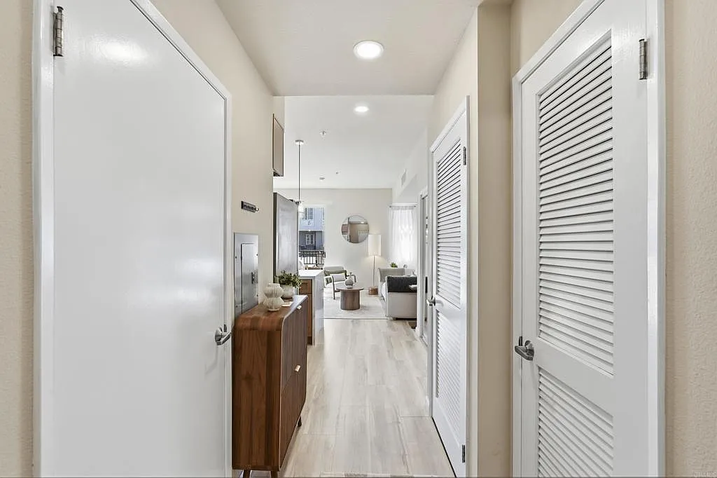 Studio, 483 sqft, $3,249 — Photo 2