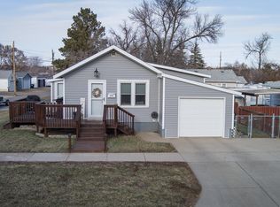 604 3rd St SW, Mandan, ND 58554