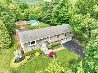 2 Oakwood Ln, Thiells, NY 10984