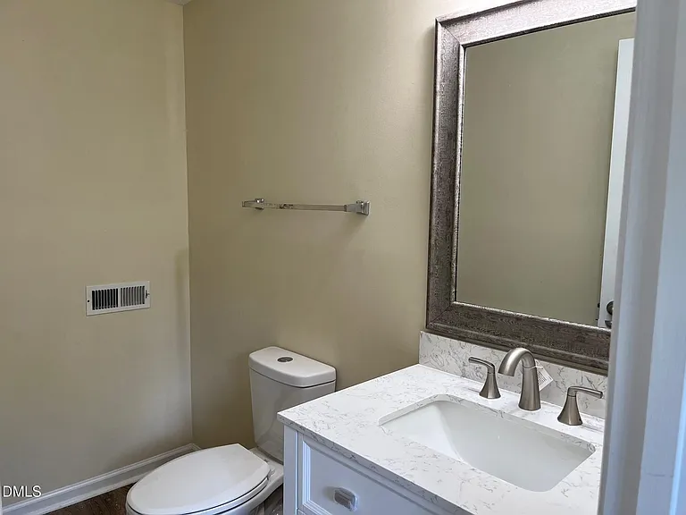 1829 Fox Sterling Dr — Photo 7