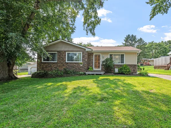 576 S Hickory Blvd, Pleasant Hill, IA 50327