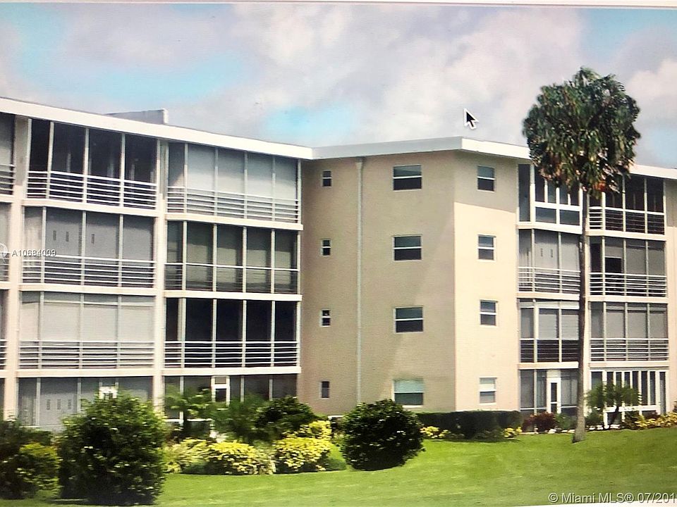 1st image of 2721 Garden Dr N APT 101