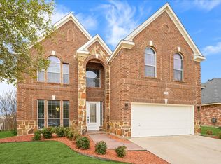 1005 Fox Willow Ct, Burleson, TX 76028