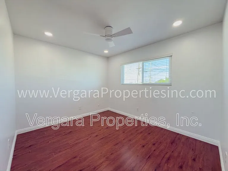 18012 Manhattan Pl — Photo 24