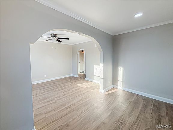 3rd image of 3183 Clifton Ave