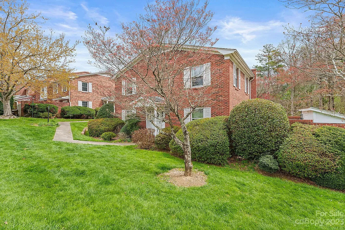 3 bed, 2.5 bath, $2,595 — Photo 3