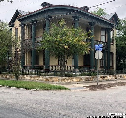 1st image of 921 Matagorda St