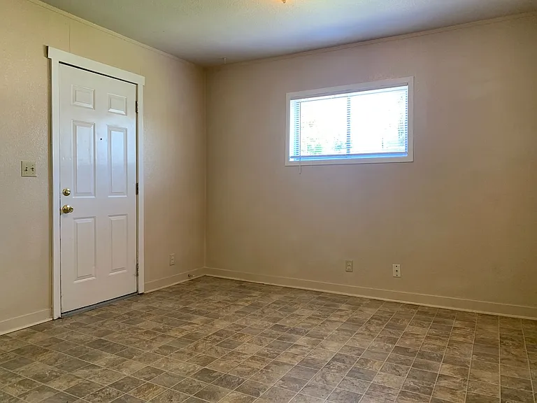 304 Rosewood St — Photo 5