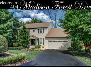404 Madison Forest Dr, Herndon, VA 20170