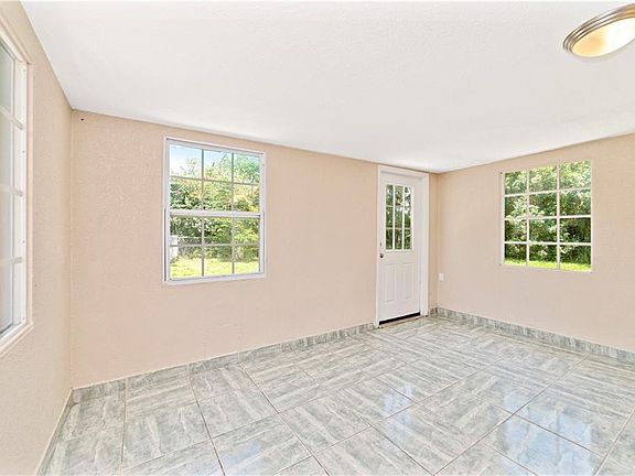 4th image of 5312 Chenault Ave