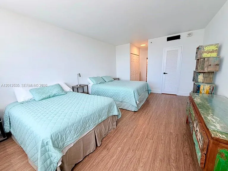 100 Lincoln Rd #922 — Photo 5