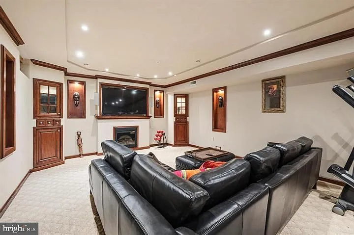 12104 Guinevere Pl — Photo 35