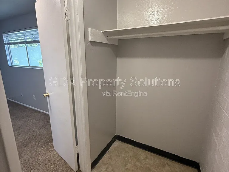 1200 Coal Ave SW #10 — Photo 17
