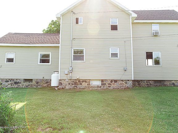 3rd image of 4926 Island Hwy