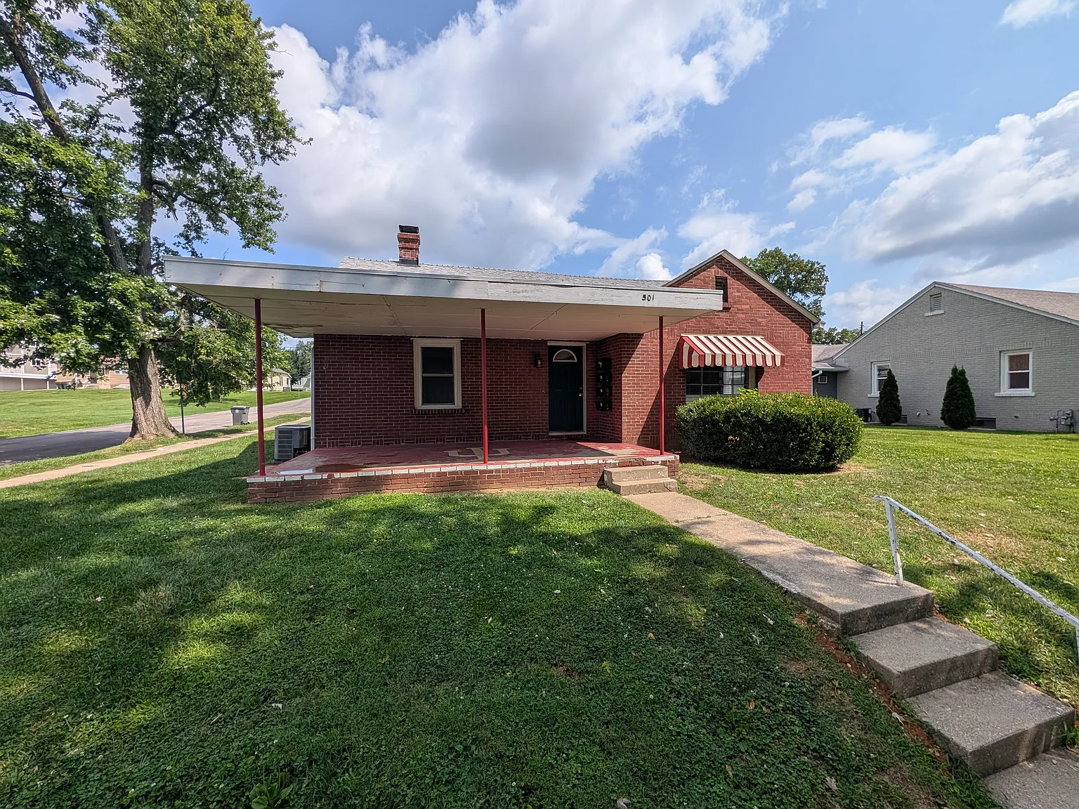 4 bed, $3,980 — Photo 1