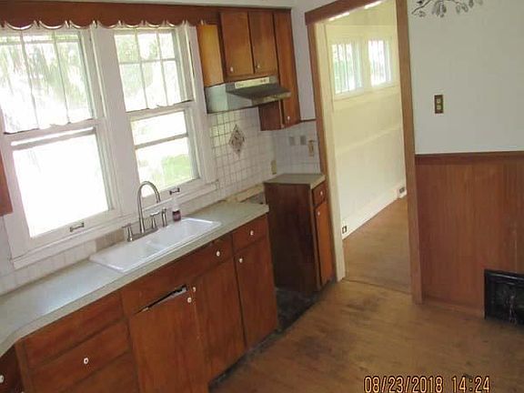 3rd image of 2131 Woodward Ave