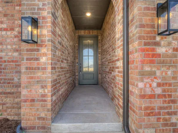 6908 NW 150th St, Oklahoma City, OK 73142