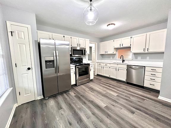 4th image of 7419 Tarragon Ln