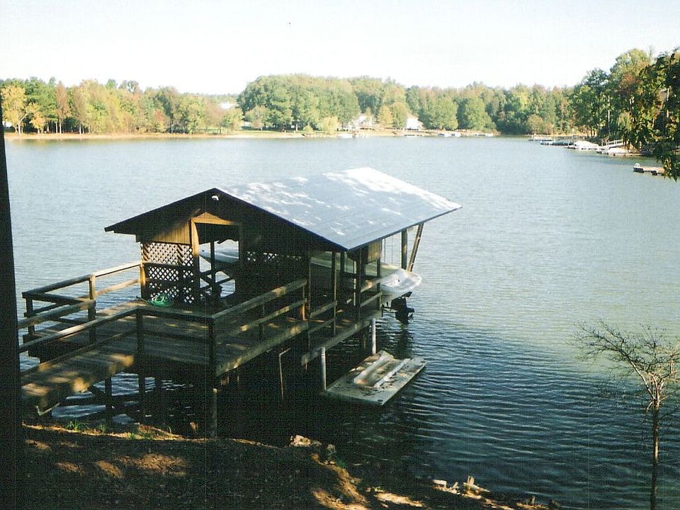 Boat dock/lift