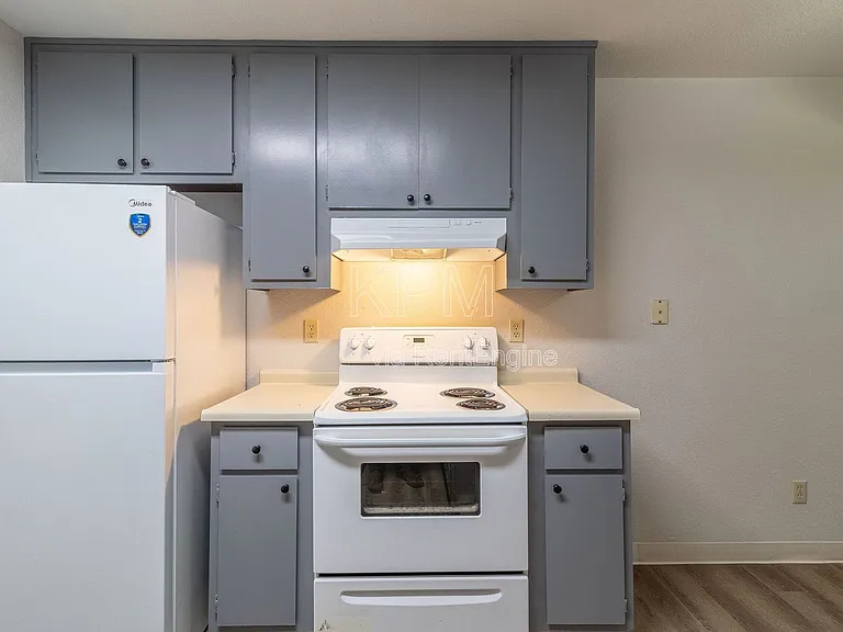 Stamford Court Apartments — Photo 42