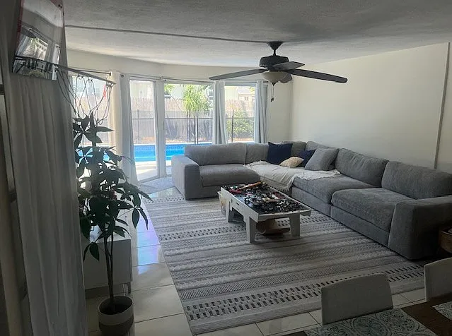 3 bed, 1796 sqft, $4,995 — Photo 3