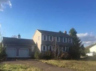 297 E St S, Suffield, CT 06078