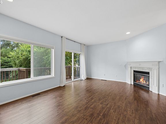 3rd image of 2854 SW Multnomah Blvd