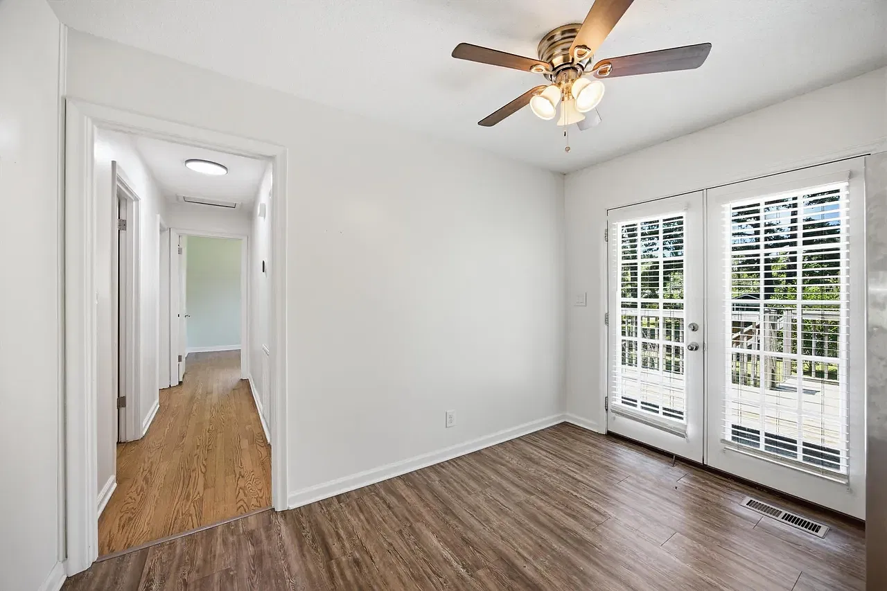 3 bed, 1104 sqft, $1,700 — Photo 4