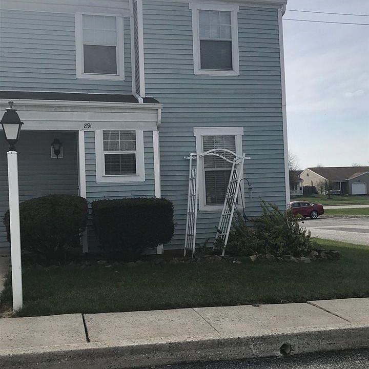 2nd image of 891 Old Silver Spring Rd