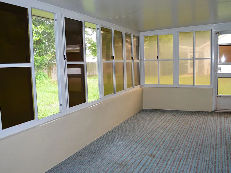 4413 Quintara St — Photo 17