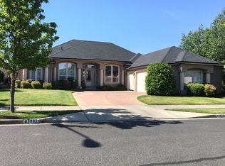 902 Saint Andrews Way, Eagle Pt, OR 97524