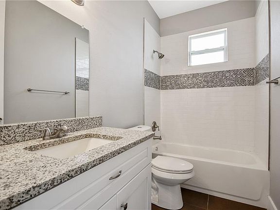4th image of 122 Hollyhock Ct