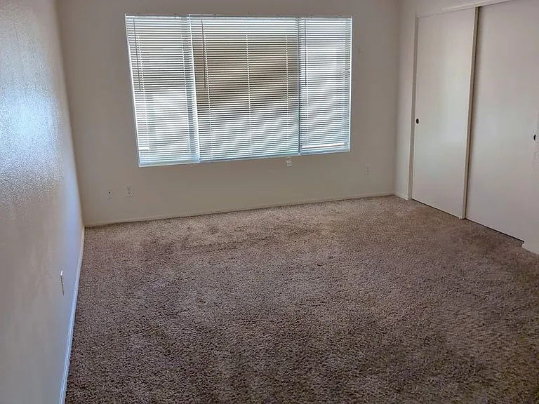 73 S Cypress Ct — Photo 13