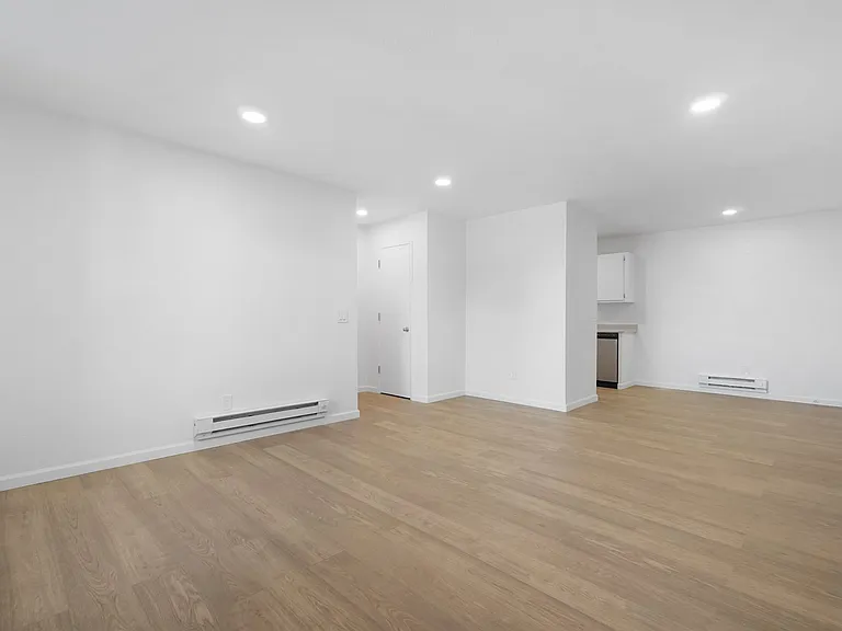 2085 Highview Ct — Photo 9